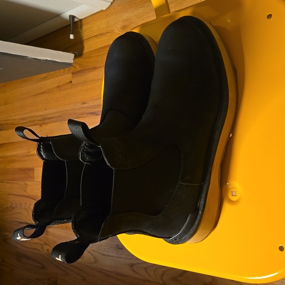 Sorel boots - Picture 9 of 11